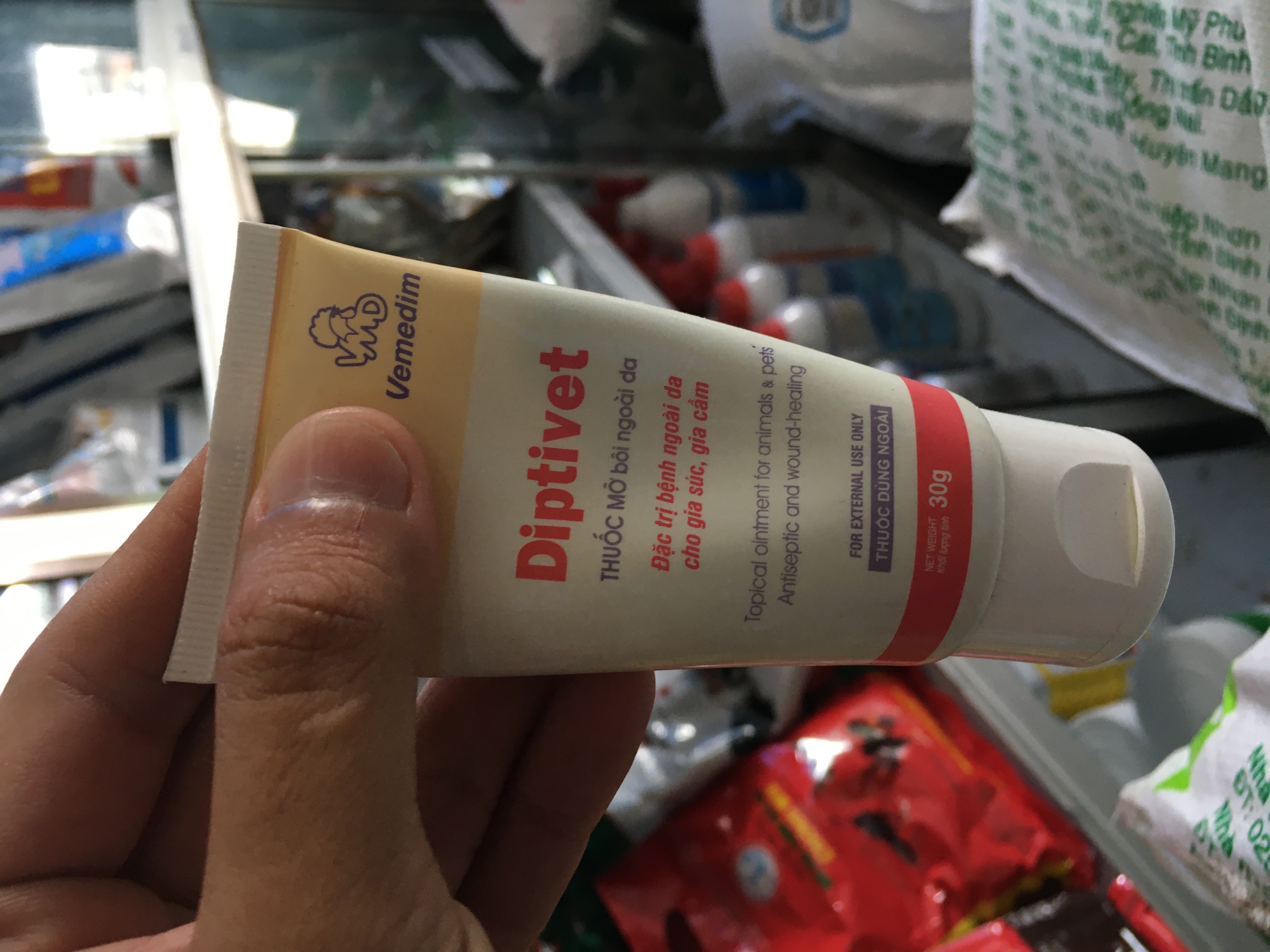 Diptivet dạng mỡ bôi ngoài da ,diệt bệnh ngoài da cho gia súc gia cầm heo trâu bò gà vịt