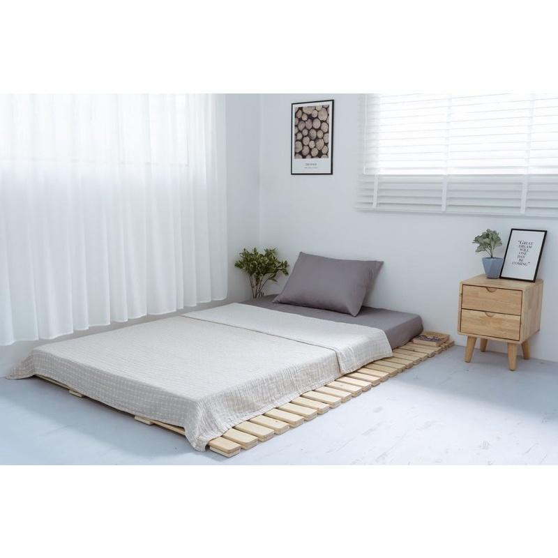 Giường bệt Pallet gỗ thông giá rẻ cho sinh viên gđ