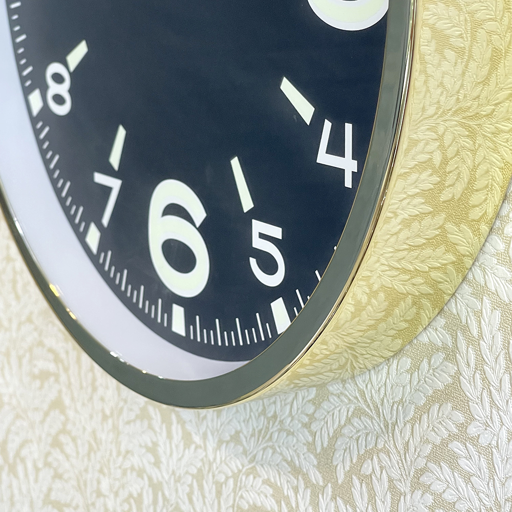 Đồng hồ treo tường Nhật Bản Rhythm CMG607NR18. Kt 30.0 x 4.7cm, 750g. vỏ kim loại. Dùng Pin