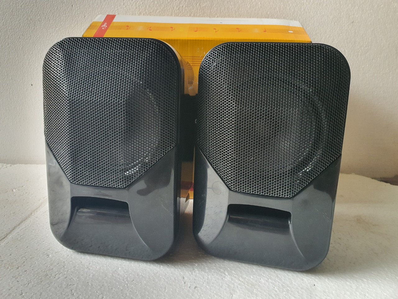 Bộ 2 loa karaoke mini Teak 1A hàng chính hãng, nghe nhạc trong phòng ngủ, phòng mát xa, các quán ăn, càfe sử dụng nhạc nền, nhạc hòa tấu nhẹ nhẹ, hoặc dùng cho dàn hát karaoke mini trong gia đình