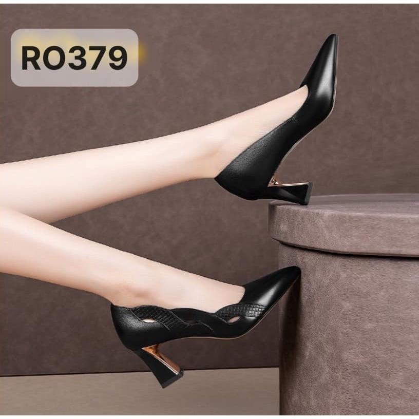 Giày cao gót nữ đẹp đế vuông 5 phân hàng hiệu rosata hai màu đen kem ro379