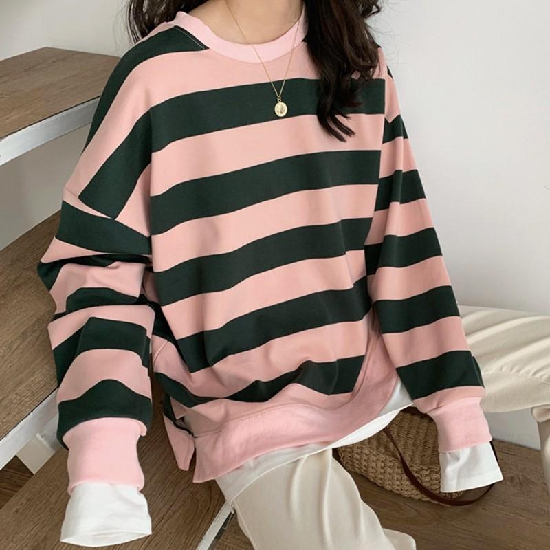 Áo thun dáng rộng tay dài phối hoạ tiết kẻ sọc