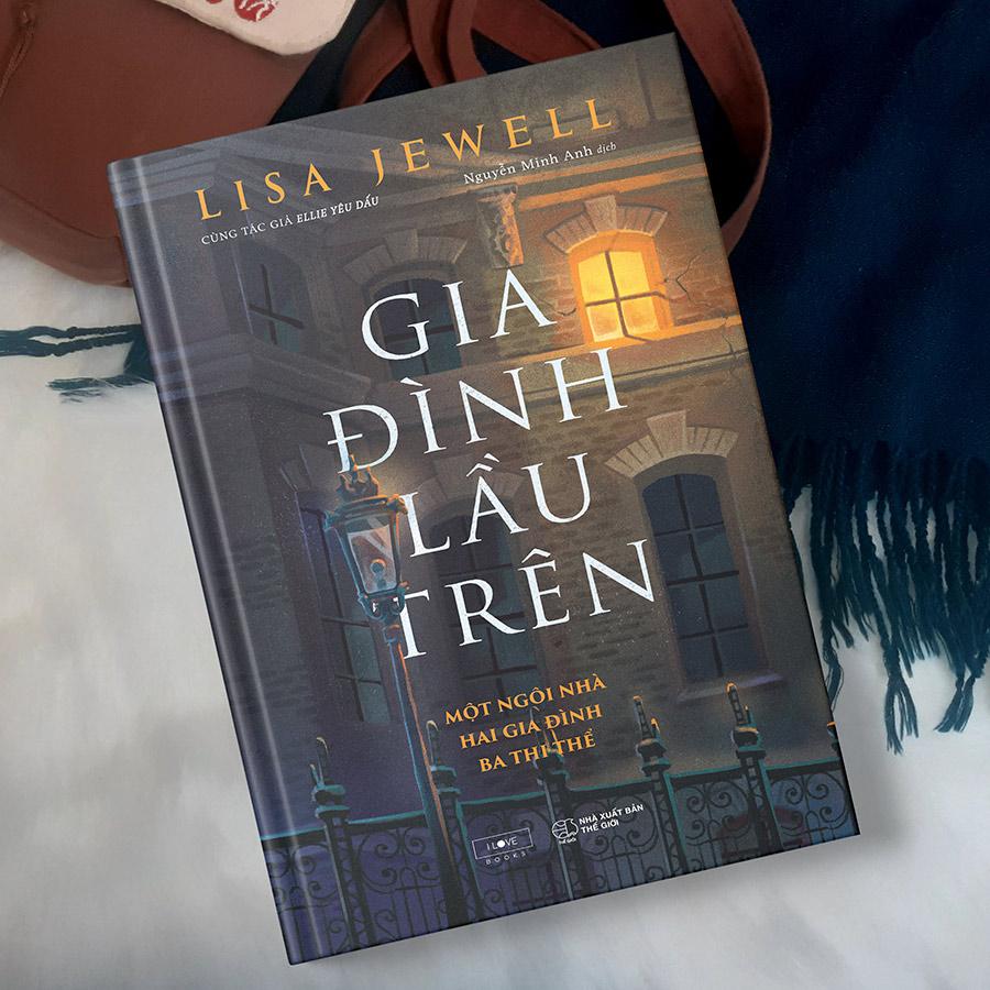 Cuốn sách: Gia Đình Lầu Trên