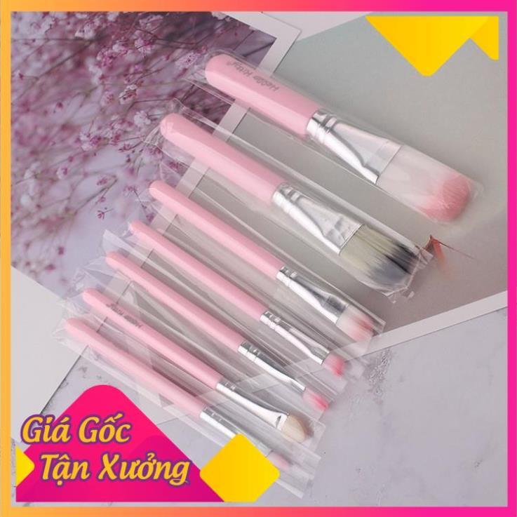 Bộ Cọ Trang Điểm Cá Nhân Hình Mèo Kitty 7 Cây TP'S