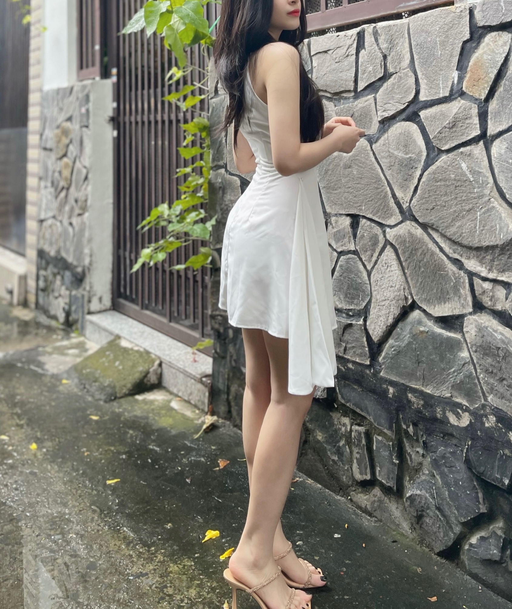 ĐẦM DỰ TIỆC TRẮNG HỞ LƯNG SANG TRỌNG DÁNG ÔM
