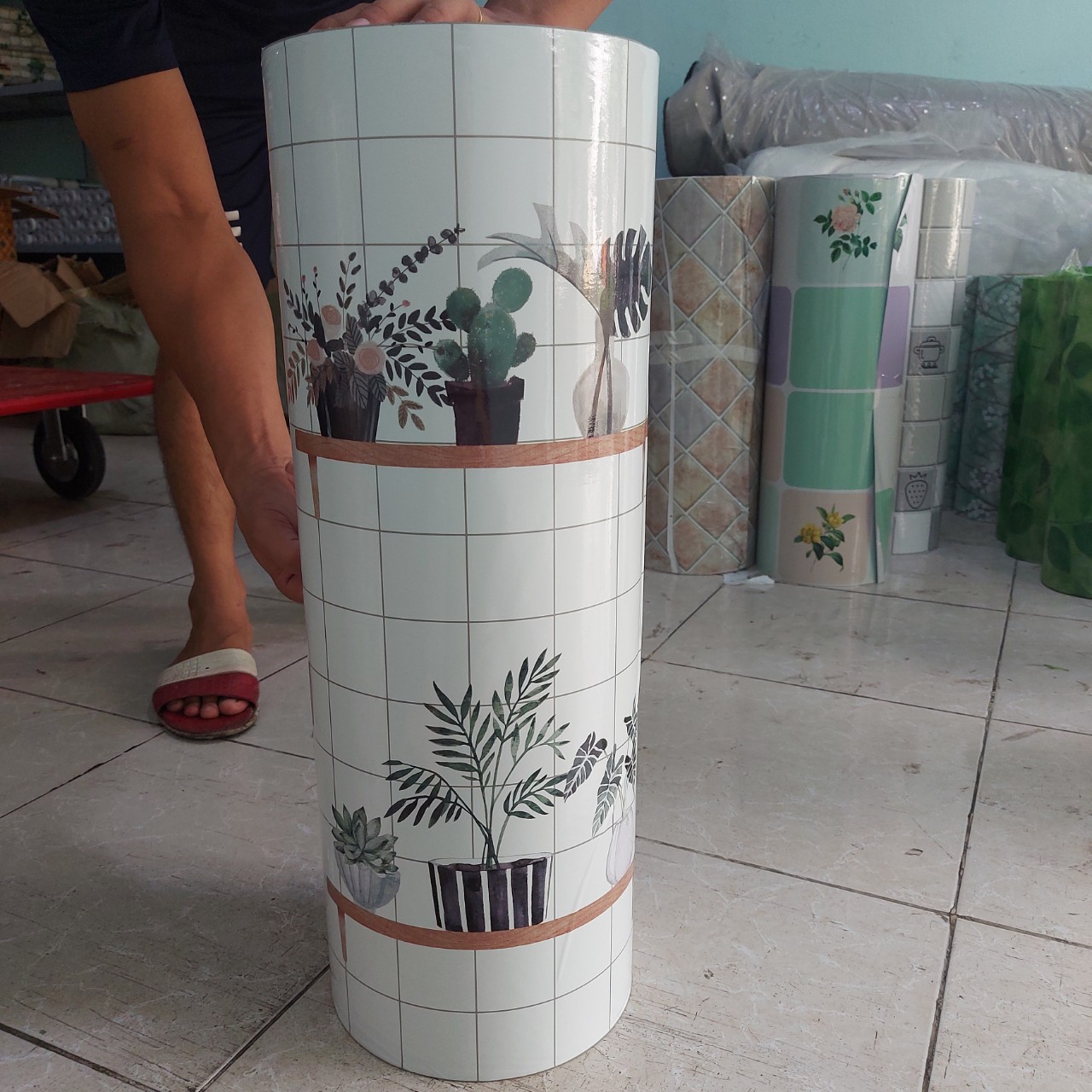 Cuộn 5MÉT Decal giấy dán bếp tráng nhôm cách nhiệt khổ 60cm MẪU KỆ HOA