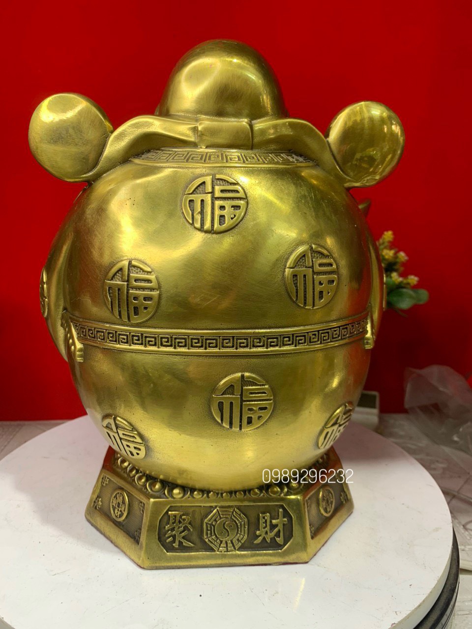 Tượng Thần Tài đứng phong thuỷ bằng đồng