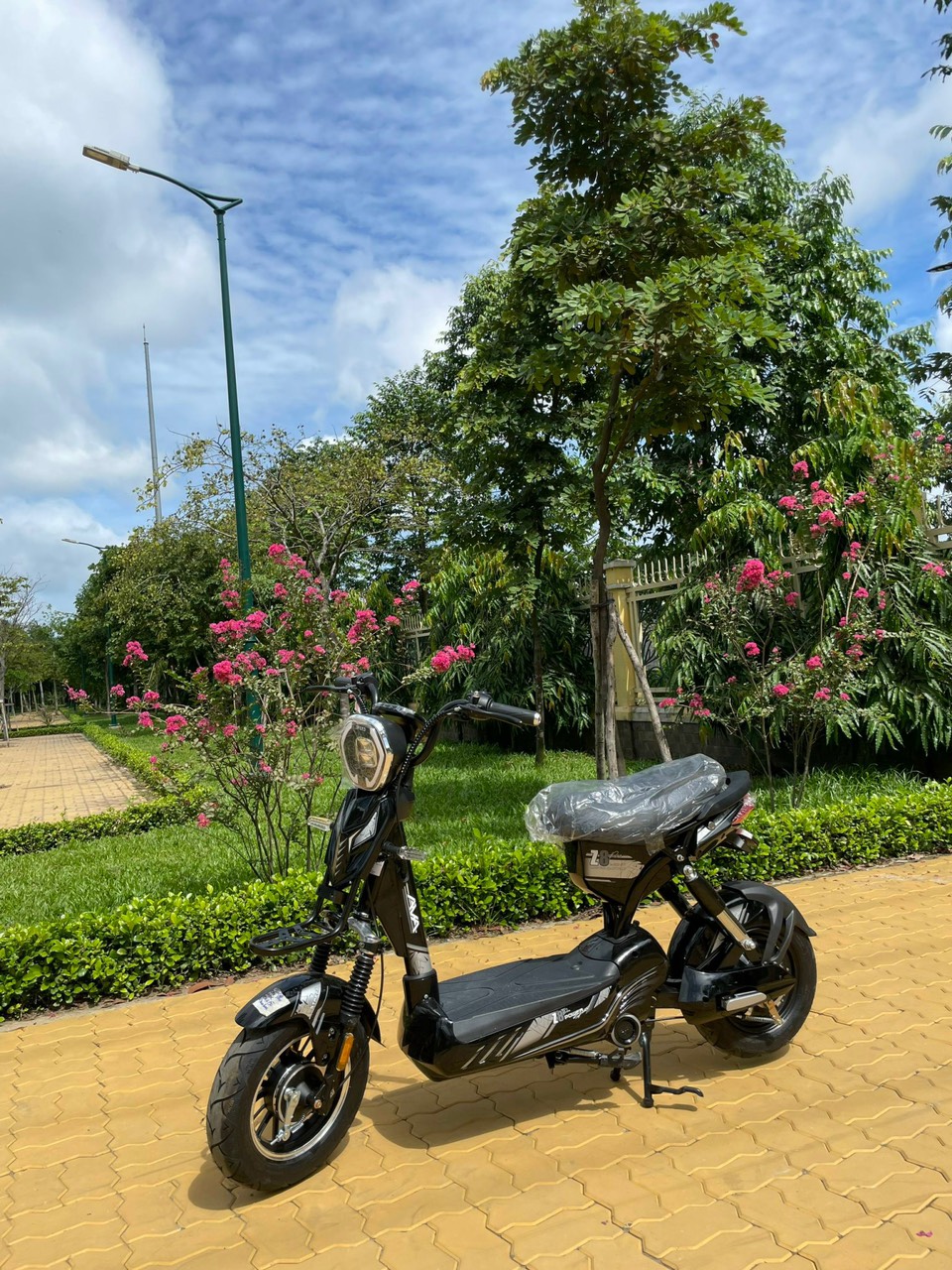 XE ĐẠP ĐIỆN AVA M133 Z8