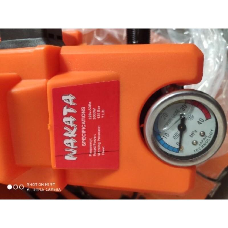 Máy rửa xe gia đình Nakata N3 tặng bình xà bông