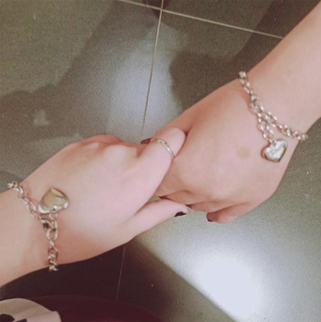 Set 2 vòng đeo tay trái tim cho nam và nữ