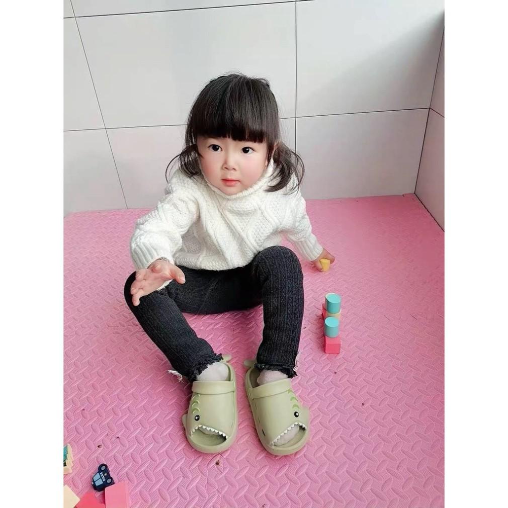 Dép cho bé trai, bé gái từ 1 đến 3 tuổi Baby Shark siêu nhẹ đế chống trơn trượt có quai sau EVA cá mập