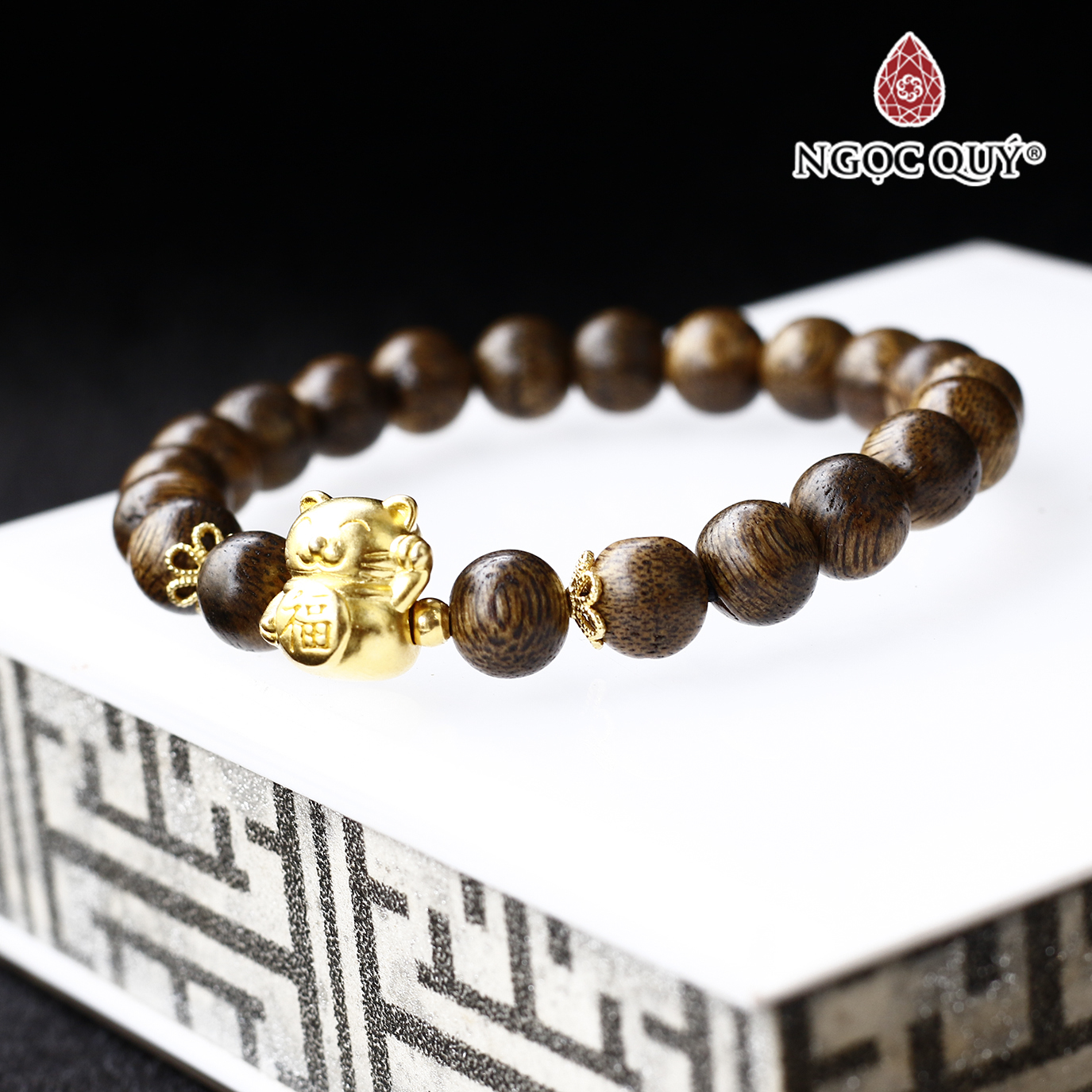 Vòng trầm hương tốc charm mèo thần tài - Ngọc Quý Gemstones