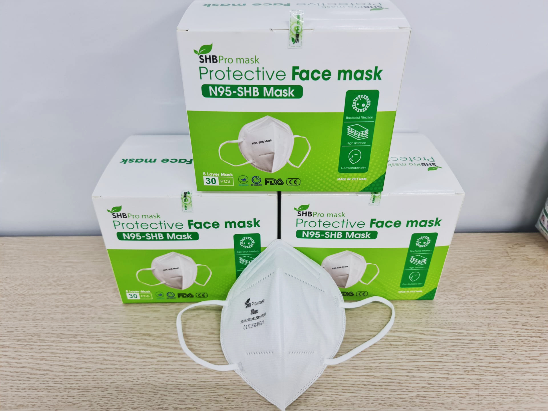 Khẩu trang y tế N95 Pro Mask [ Hộp 20 cái ] màu trắng 5 lớp kháng khuẩn, chống bụi siêu mịn PM2.5, đạt chứng chỉ ISO13485, CE, FDA.