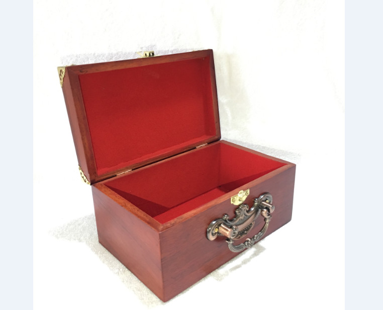 Hộp đựng con dấu - hộp trang sức gỗ hương gắn bông hoa vàng size 19cm có khóa chốt vàng