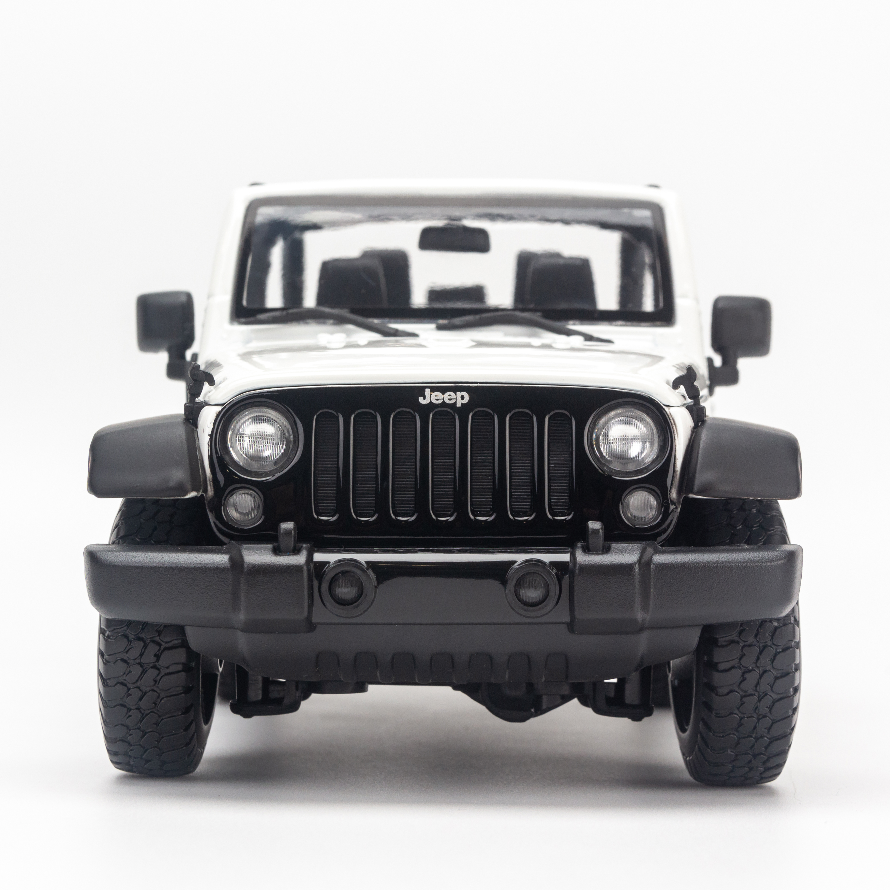 Mô hình xe Jeep Wrangler Rubicon - Open Top 2014 1:18 Maisto - 31610