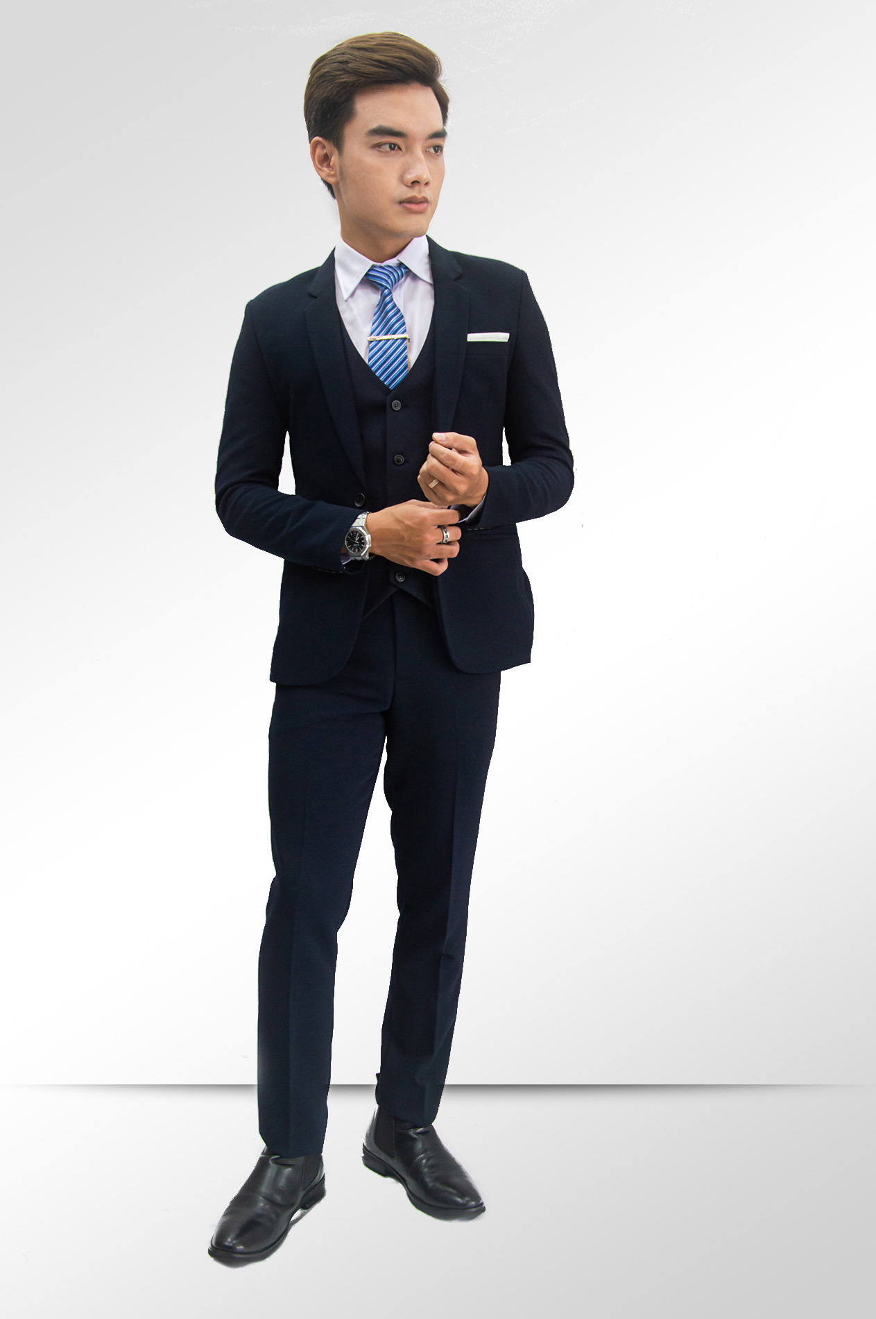 Bộ vest nam 1 nút và gile ôm body màu xanh đen chất liệu co dãn , thoáng mát tặng kèm combo phụ kiện