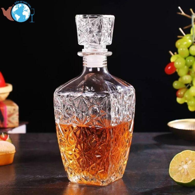 Bình Đựng Rượu Thủy Tinh Cao Cấp 750ml. Mẫu Vuông Vát Đáy Hoa Văn Sang Trọng. Chai đựng rượu