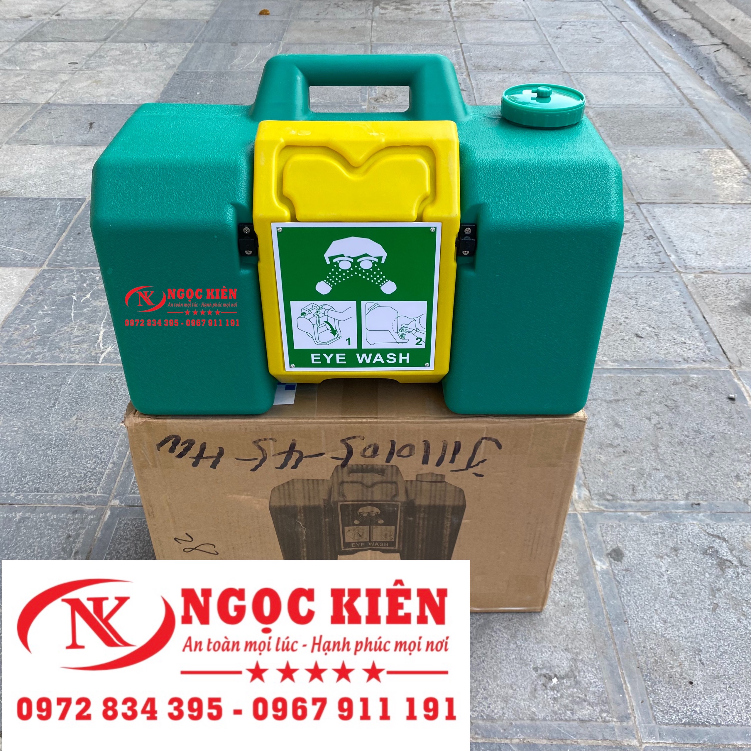 BỒN RỬA MẮT KHẨN CẤP GẮN TƯỜNG