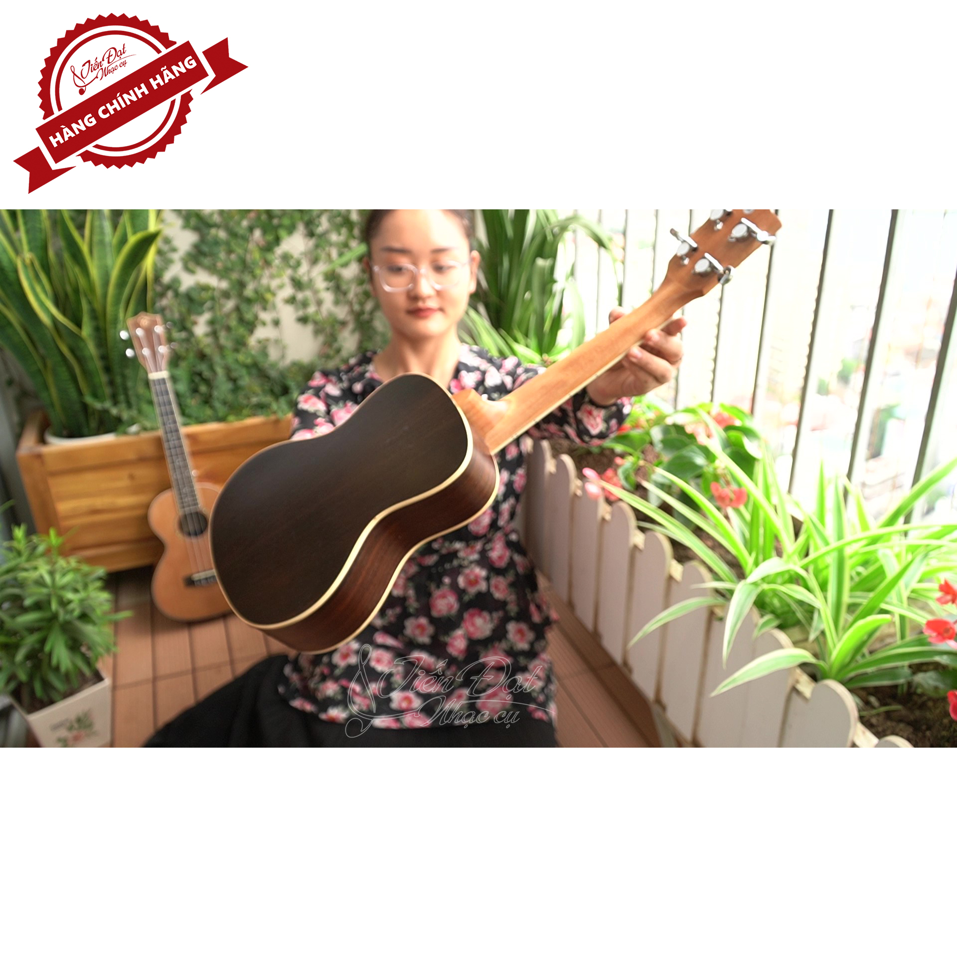 Đàn Ukulele Concert CHARD U-24D, Gỗ Tuyết Tùng, Cổ Điển - Hàng Chính Hãng