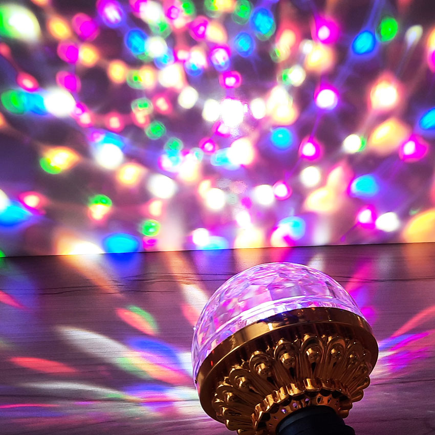 Đèn quẩy led xoay 360 độ, 7 màu LED3-6W, E27, 220V - trang trí sân khấu, karaoke, bar,quay Tiktok