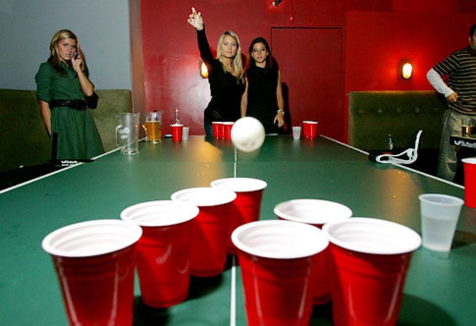 Trò chơi tiệc tùng party bảng đồ uống bia Beer Pong