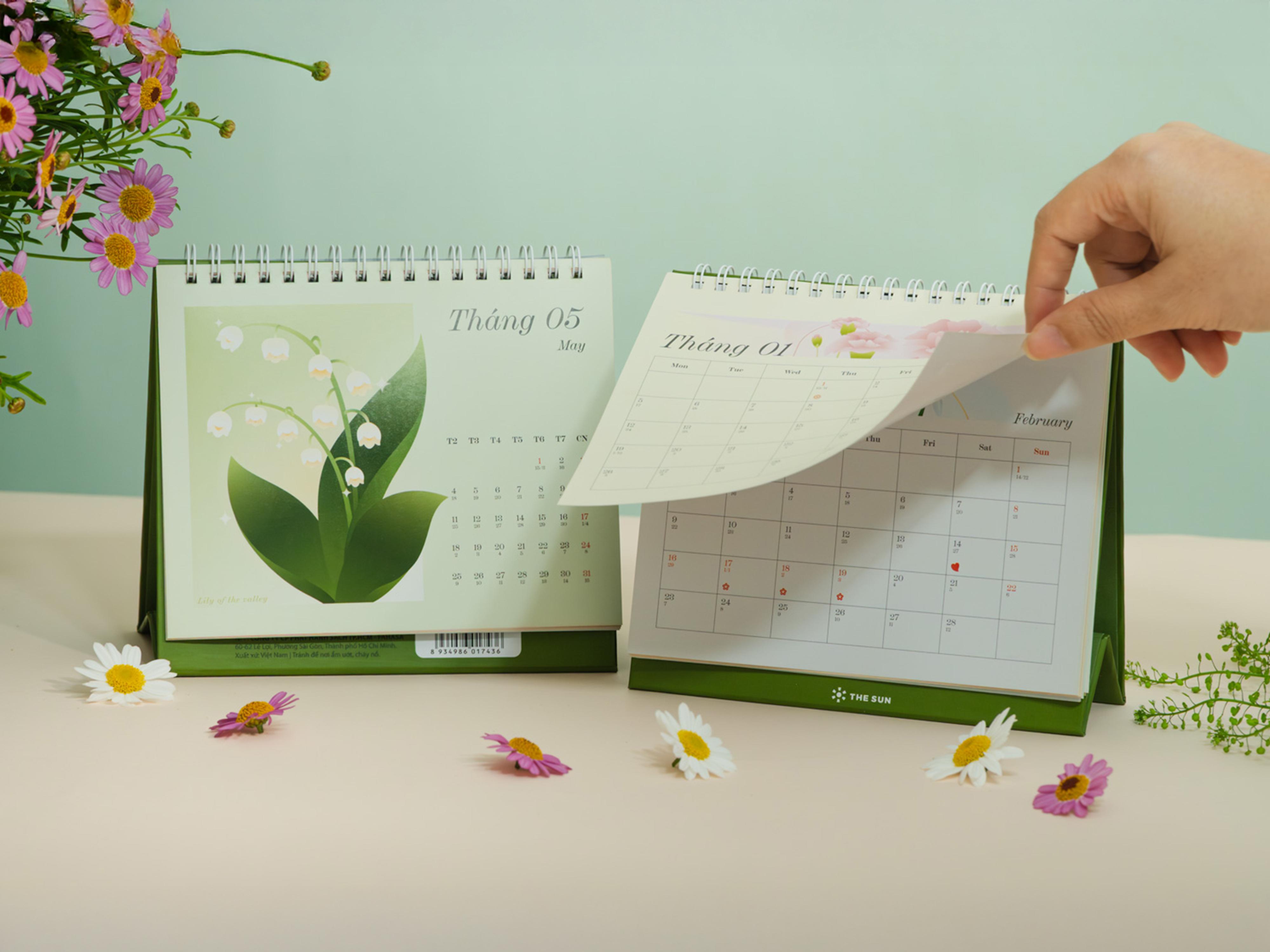 Lịch Bàn Chữ A 2026 - The Sun - Floral Flows