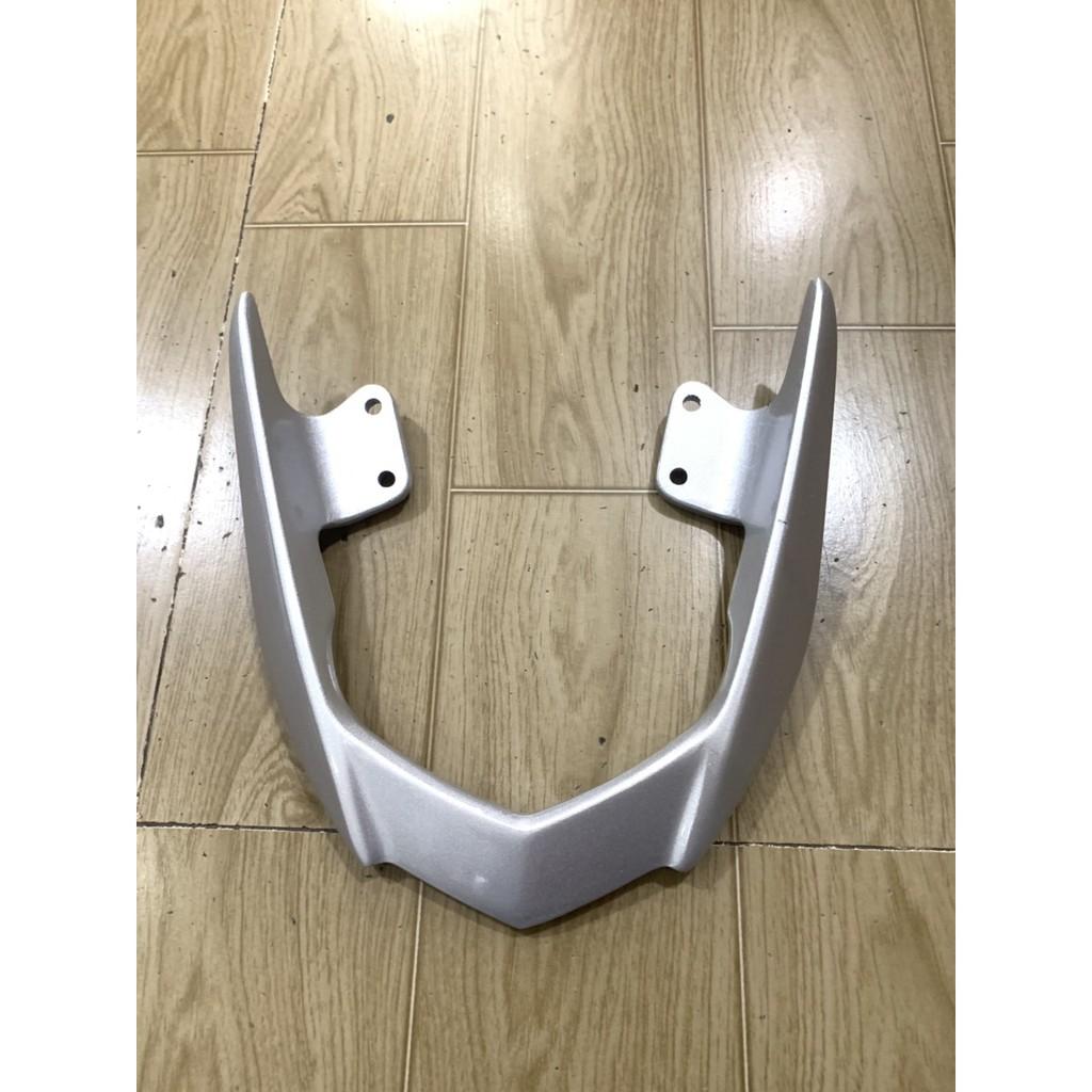 Cảng sau xe winner V1 màu bạc