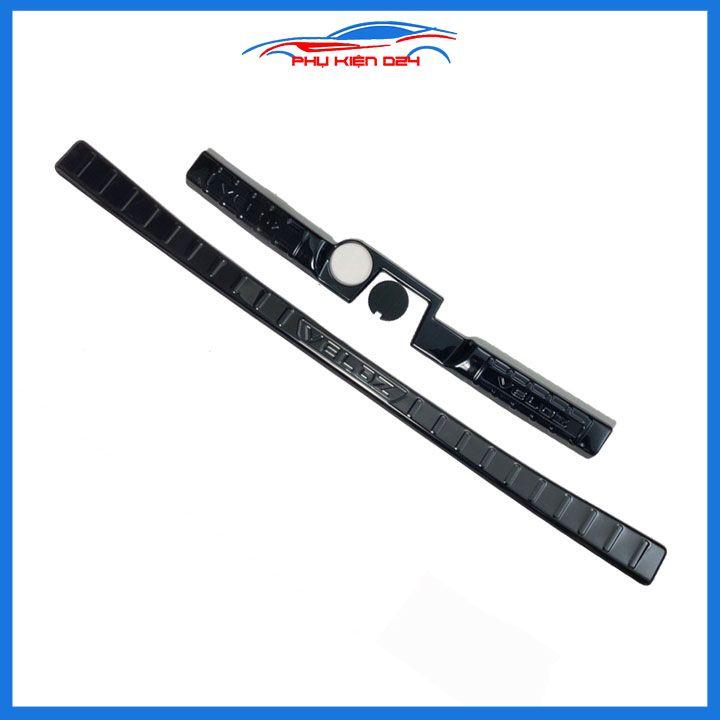 Ốp chống trầy cốp Veloz 2022-2023 vân titan bảo vệ cốp sau xe chống va đập