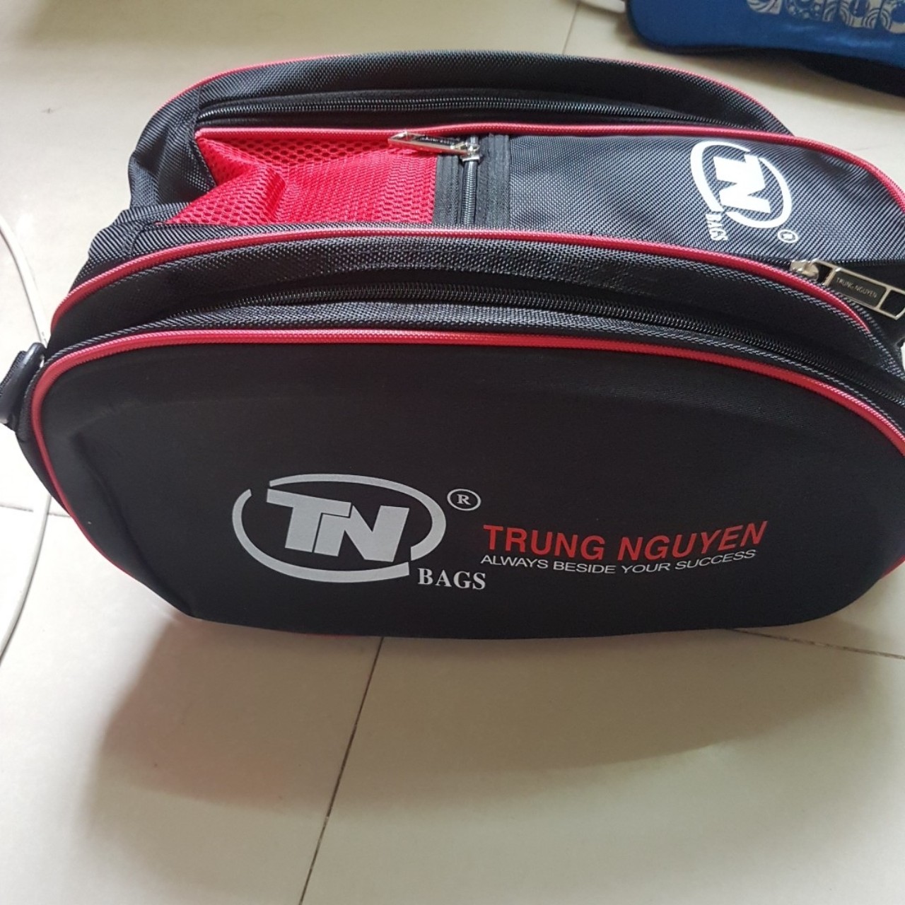 Túi đựng giày đá bóng 2 ngăn chống nước, túi thể thao cá tính TN Bags TN.B 9001