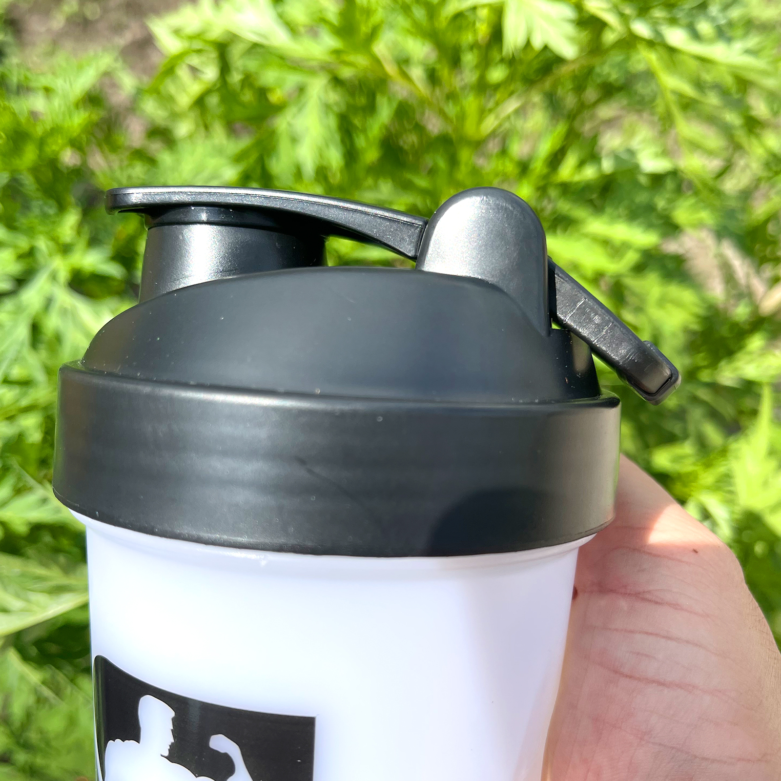 Bình lắc Shaker pha sữa cho người tập GYM hiệu TCSPORTFOOD - Bình nước thể thao Shaker 600 ml - Bình màu trắng nắp đen