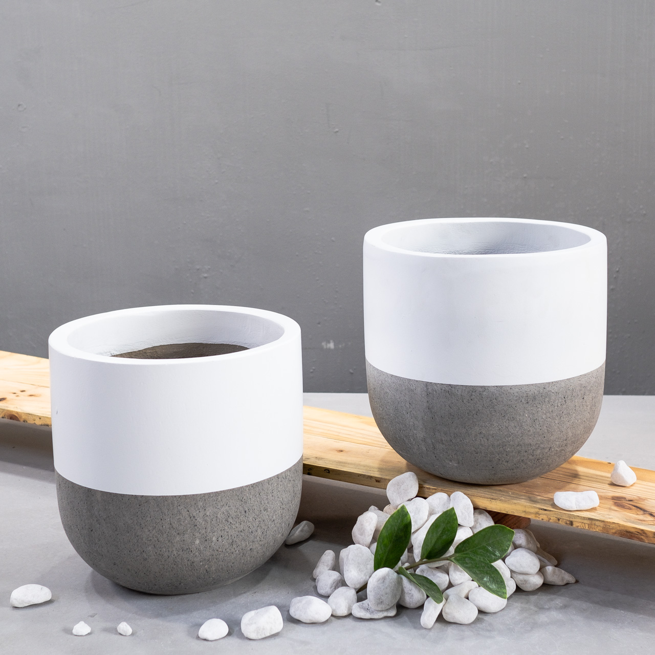 Combo 2 Chậu Trồng Cây Xi Măng Đá Mài Hình Trứng SN20