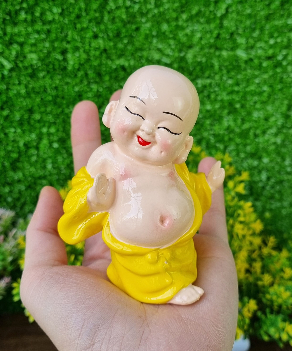 03 mẫu chú tiểu hoan hỉ màu áo vàng sinh động