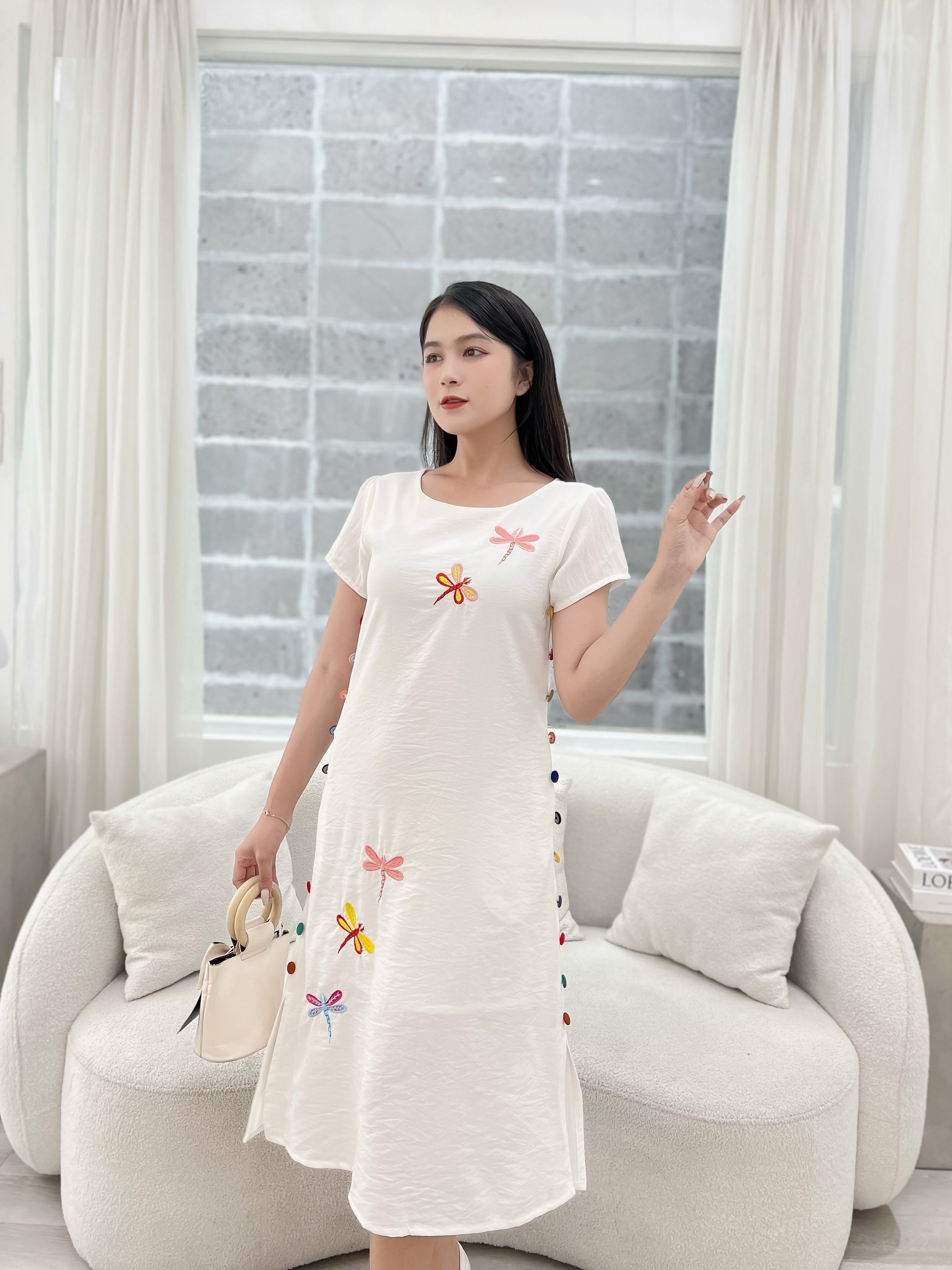 [HCM]Đầm Linen thêu phối nút cách điệu D082- Lady fashion - Khánh Linh Style