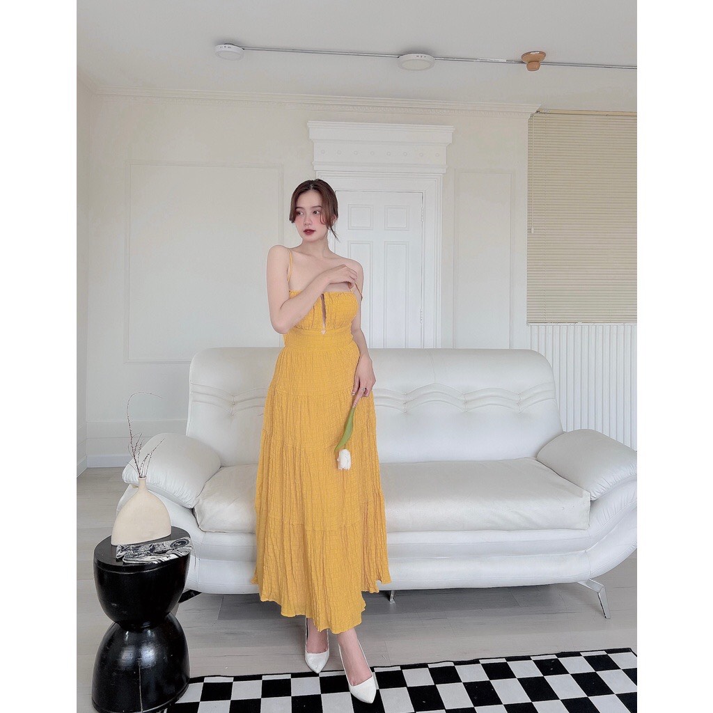 Đầm maxi vàng 2 dây cut out ngực hở lưng siêu quyến rũ