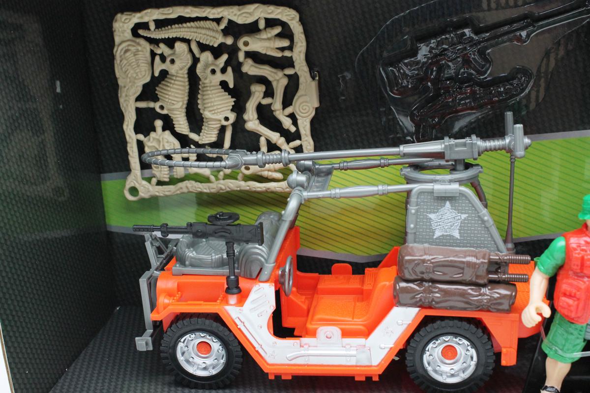 Bộ Đồ Chơi Trung Tâm Nghiên Cứu Khủng Long - Xe Jeep Lớn - Vecto DN7738A