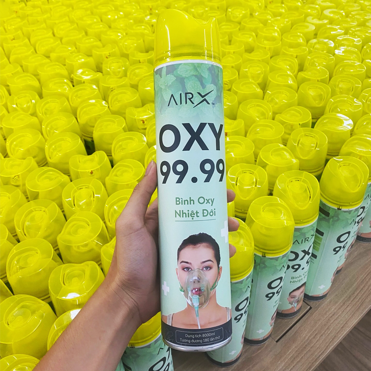 Bình Oxy y tế mini cầm tay AirX 99.99 Oxy tinh khiết - 8000ML