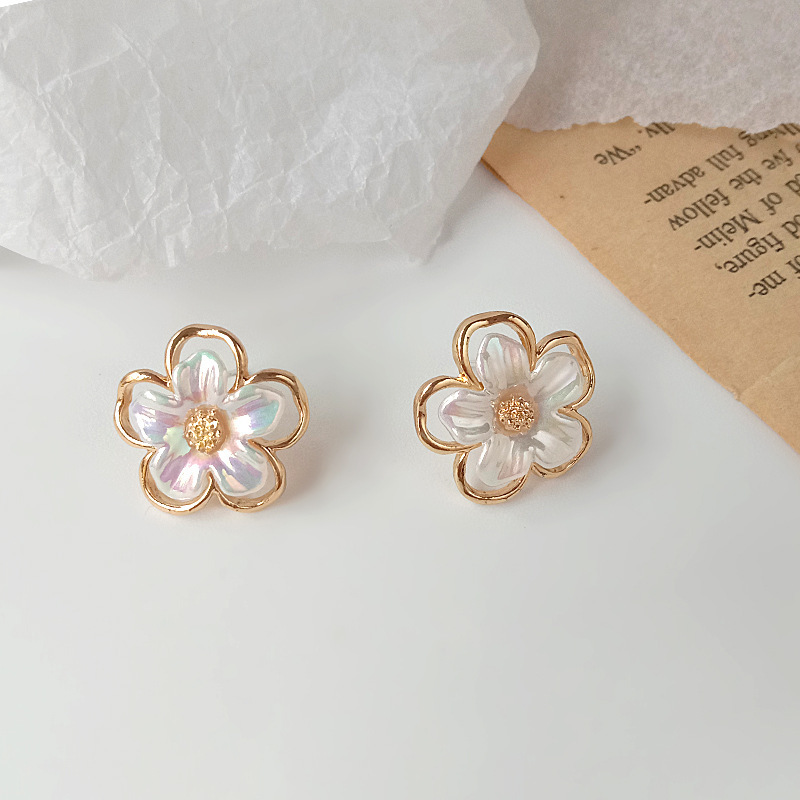Khuyên tai/ Bông tai bạc S925 thiết kế hình hoa mai hoạ tiết nổi đơn giản nữ tính Blossom A0090