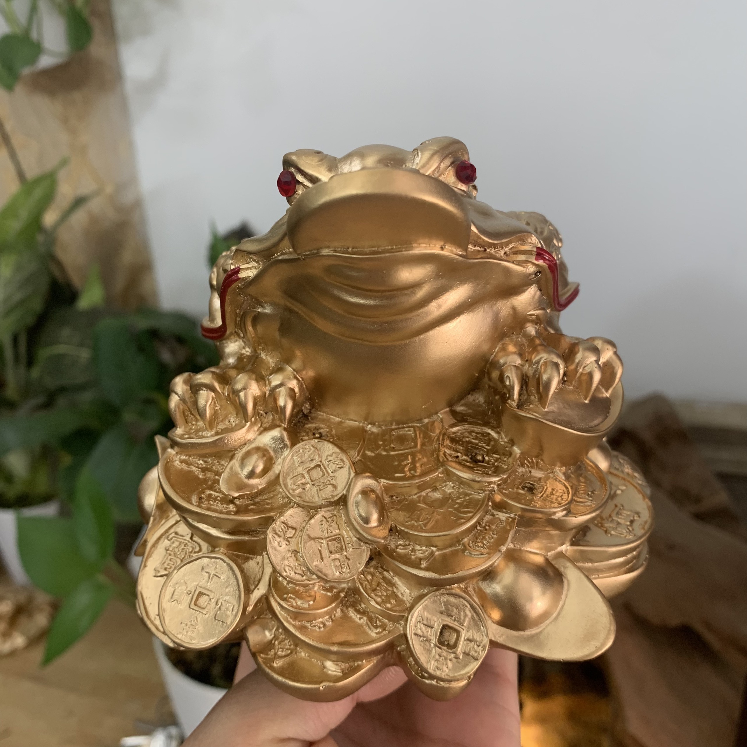 Tượng Cóc 3 chân cóc Thiềm Thừ ngậm tiền tài lộc chiêu giữ tài lộc - Chiều Cao 11cm - màu nhũ đồng