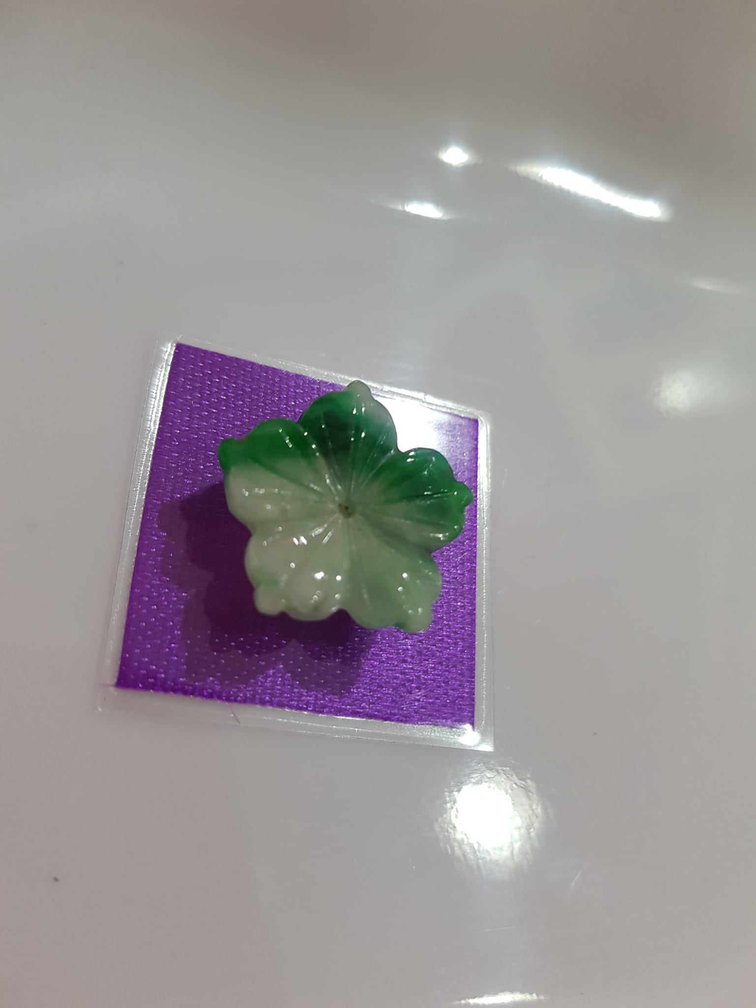 Mặt Dây Chuyền Bông Hoa Mai Mới Đẹp Trắng Xanh Lý nửa vầng trăng Size 18mm x dầy 3mm Đá cẩm thạch tự nhiên sáng bóng đẹp nữ bọc vàng đeo sang đẹp lắm ạ