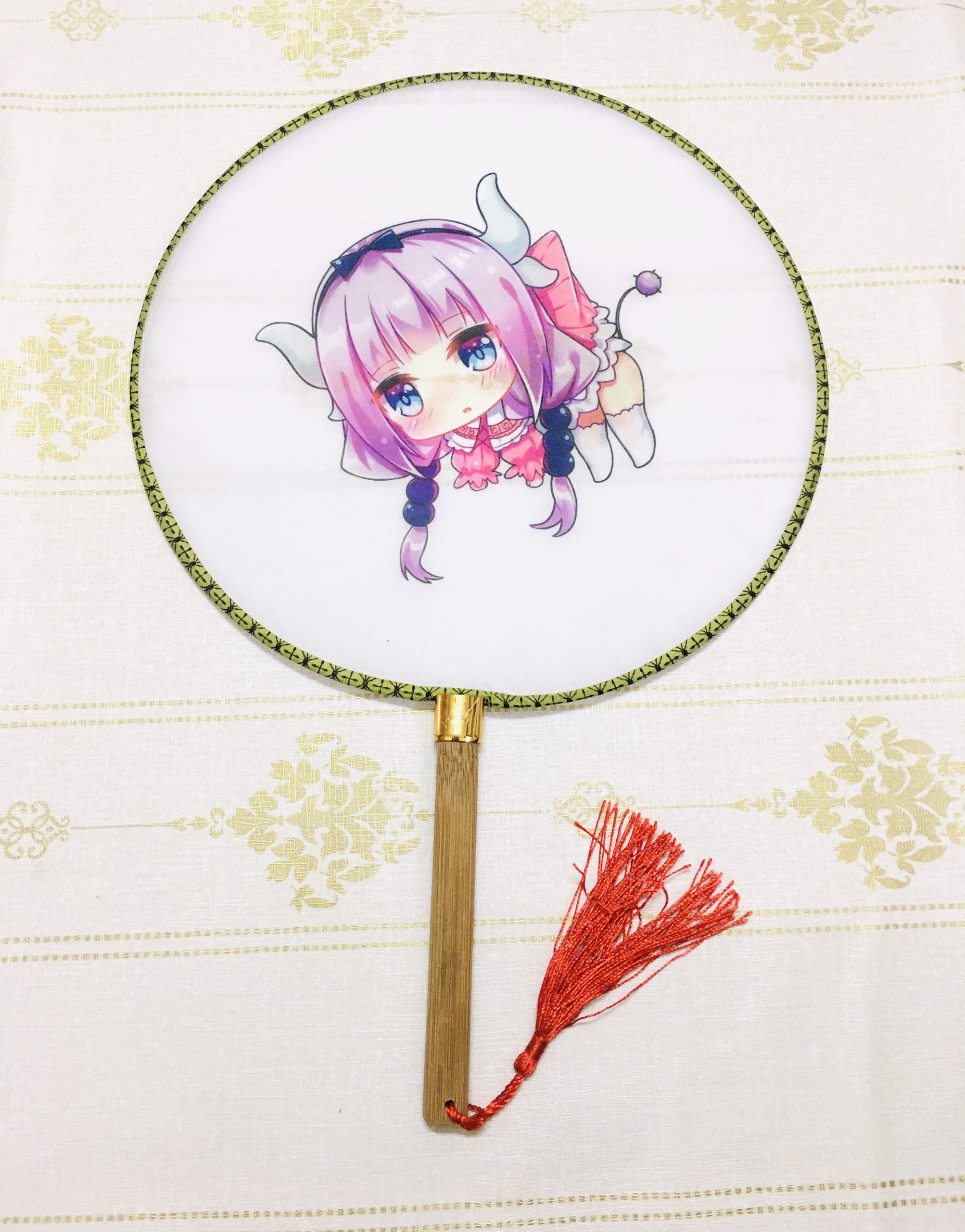 Qụat tròn cầm tay Maid Dragon - Kanna Kamui phong cách cổ trang . cosplay cán gỗ dây tuyến