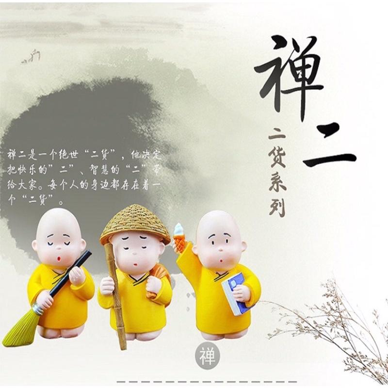 Bộ 3 chú tiểu áo vàng