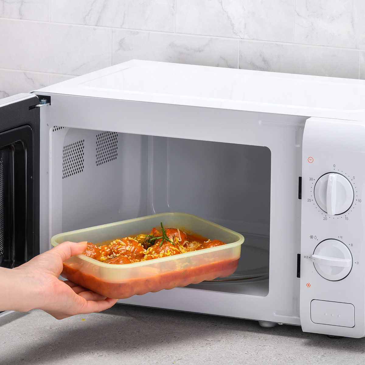 Hộp nhựa bảo quản thực phẩm LocknLock Smart Keep Fresh Food Container 1.5L kèm khay HLE5400NT, Hàng chính hãng, giữ tươi mát đến 31 ngày - JoyMall