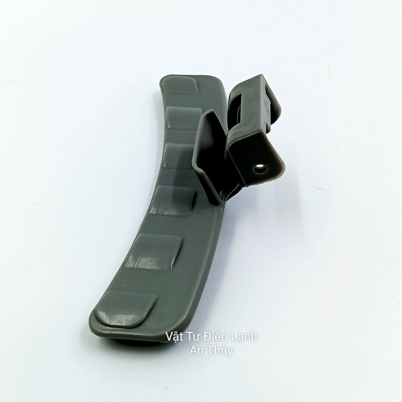 Tay nắm máy giặt cho Samsung mẫu nhỏ 9-10kg bằng nhựa mà xám