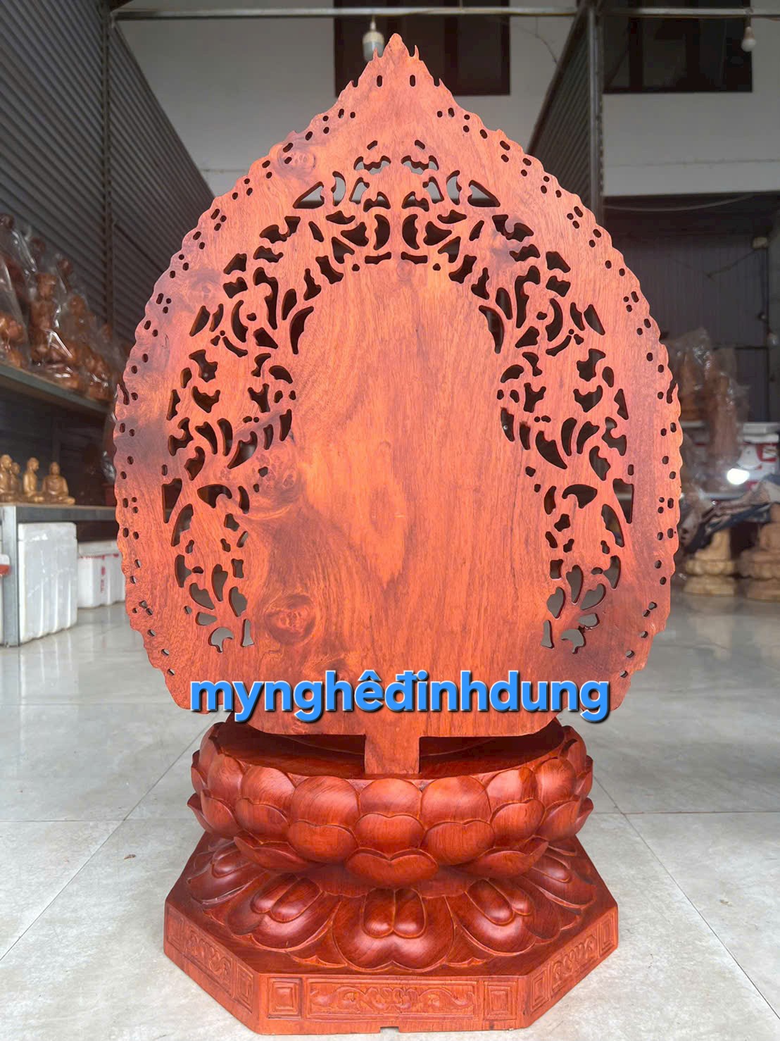 Tượng phật liên hoa bằng gỗ hương đá  cao 58x36x36cm + lá chắn hào quang cao tổng 80cm