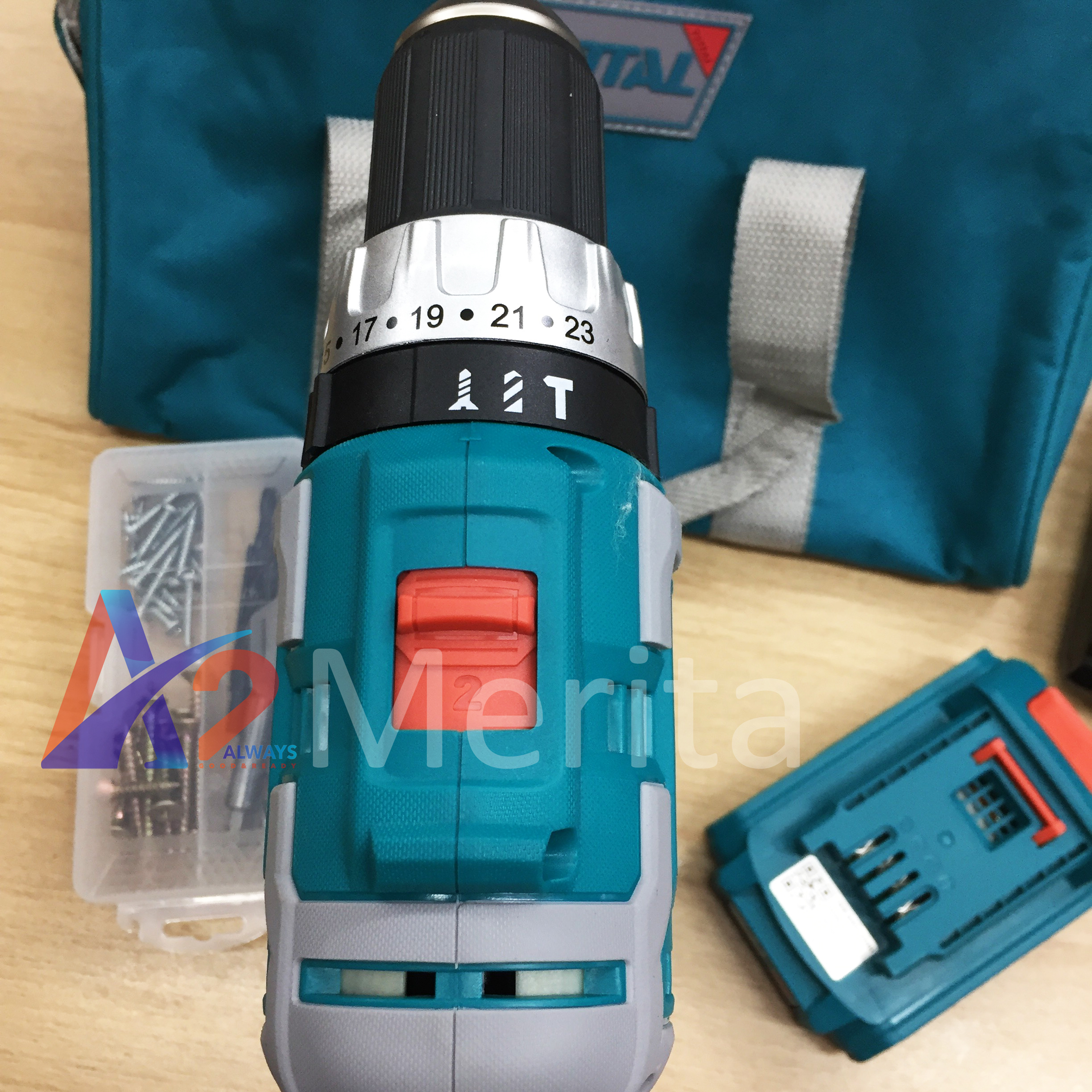 Máy khoan búa  dùng pin 20V Total