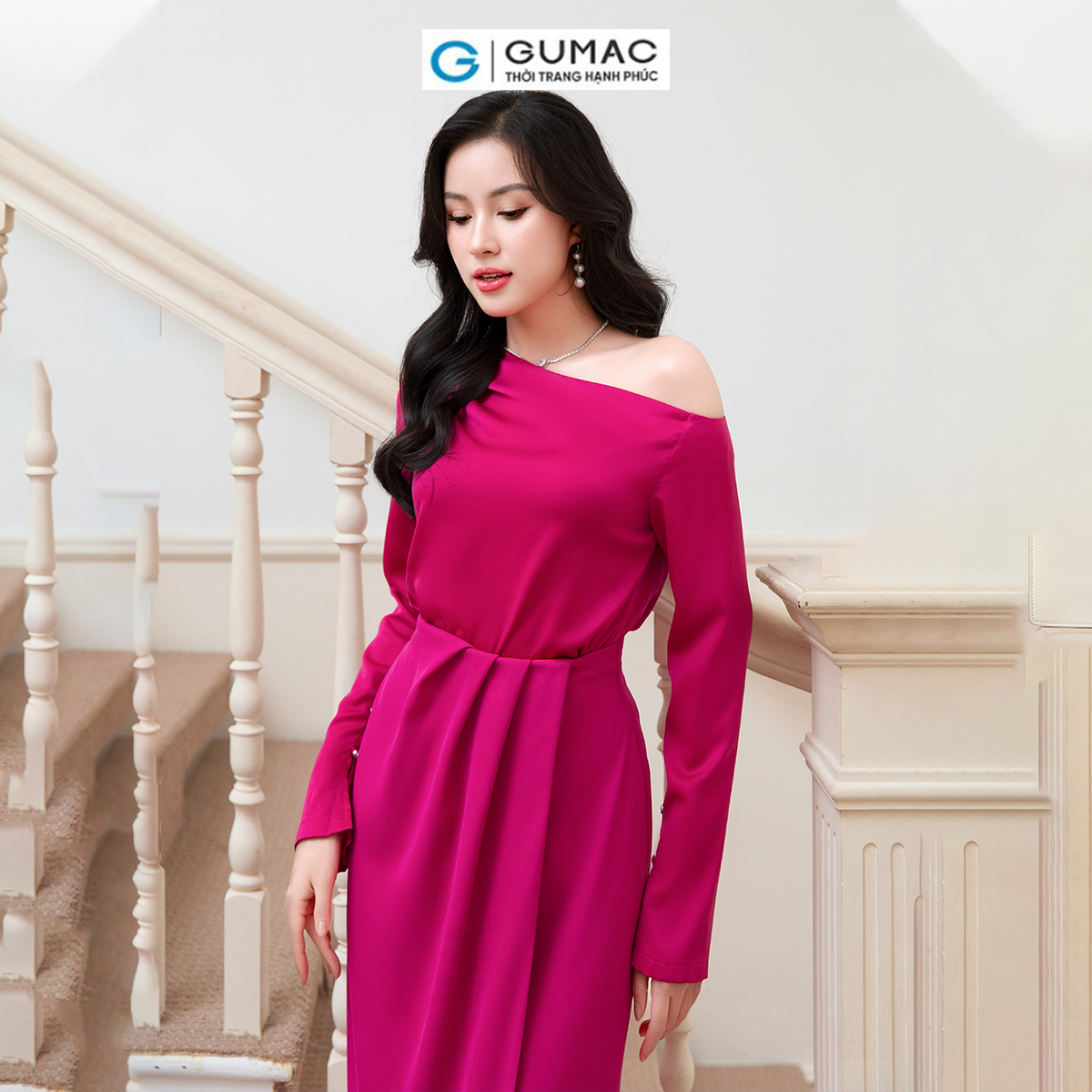 Set lẻ Áo kiểu lệch vai thời trang GUMAC AD10028 - Chân váy đắp tà thời trang GUMAC VD10022