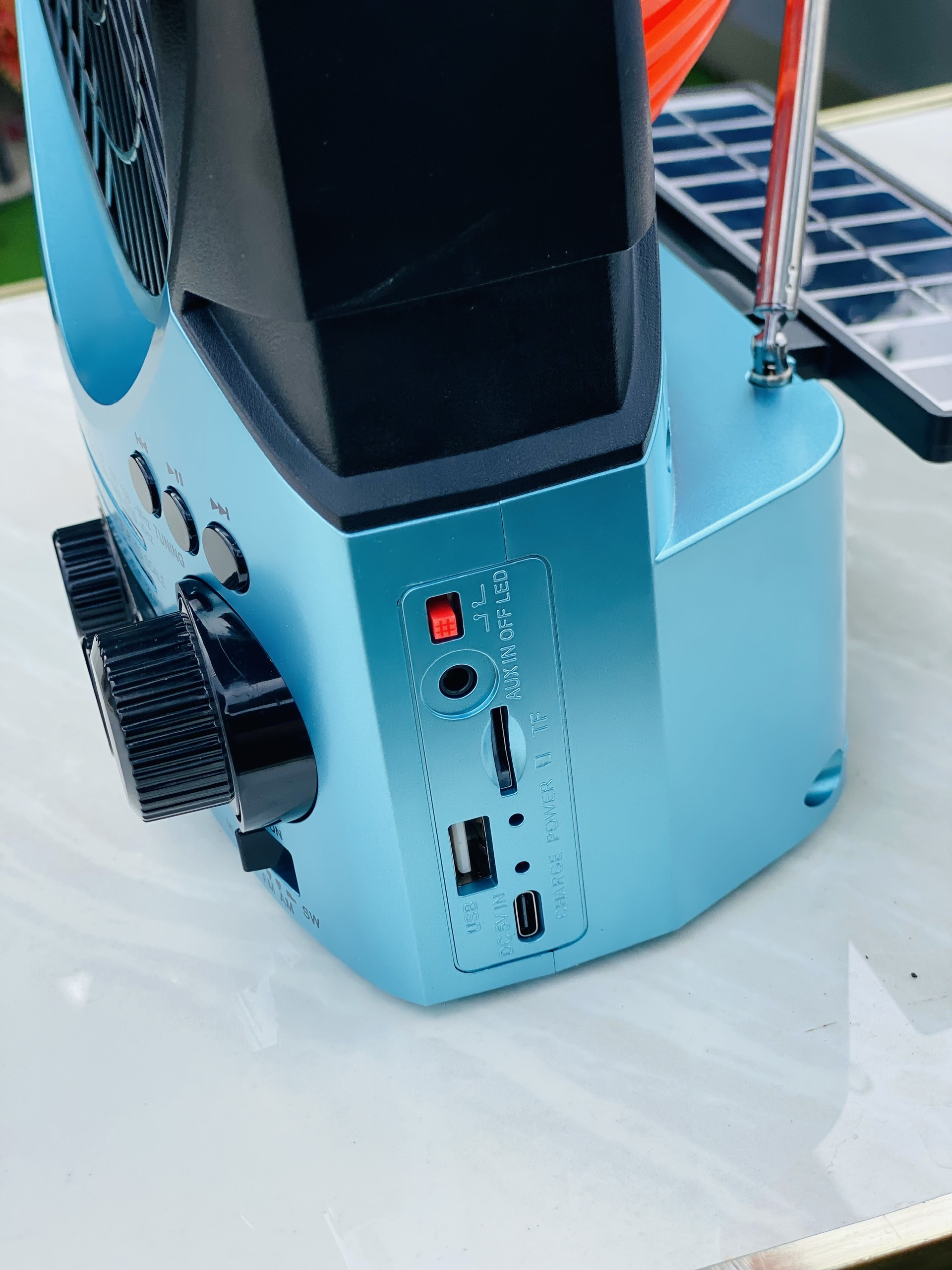 Quạt Đa Năng 4in1 FP 335S Có Năng Lượng Mặt Trời  Kèm Loa Nghe Nhạc, Đài FM, Đèn Pin FM, USB, TF Tiện Lợi Du Lịch Cắm Trại Dã Ngoại Hàng nhập Khẩu