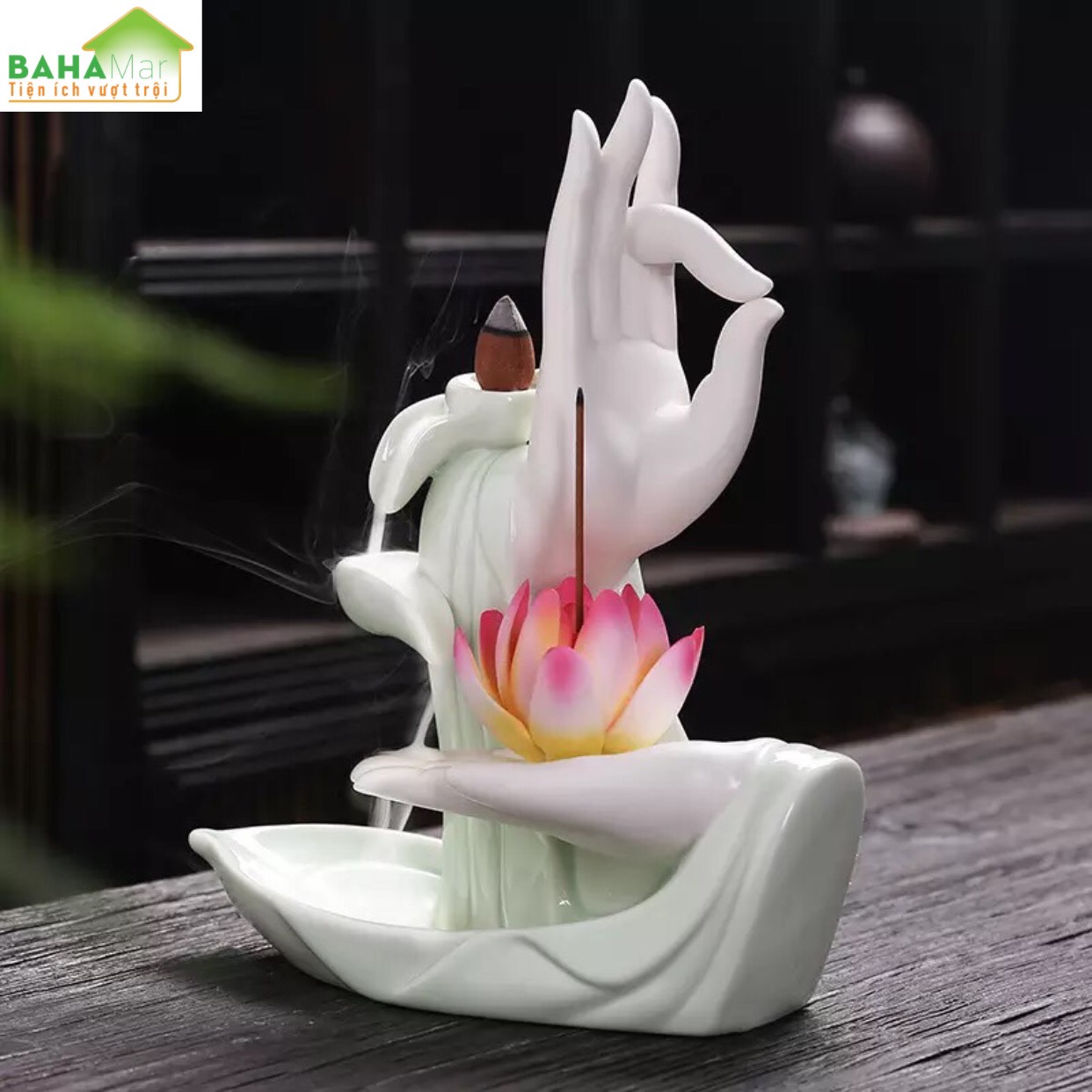 LƯ HƯƠNG TRẦM THÁC KHÓI CHẢY NGƯỢC BÀN TAY PHẬT GIÁO TRÁNG MEN NGỌC "BAHAMAR" được sản xuất với chất liệu gốm sứ tráng men ngọc, cổ điển và tinh tế.