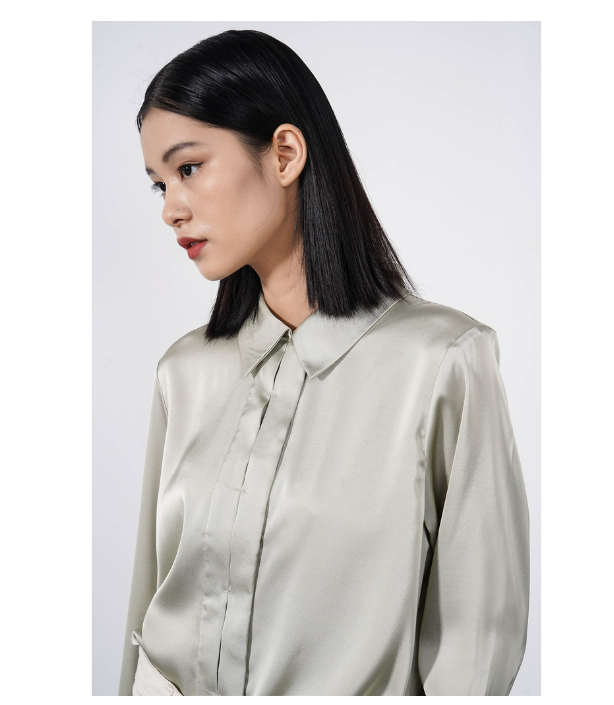 Áo kiểu xẻ sườn. LOOSE form - Routine 10S21SHLW002