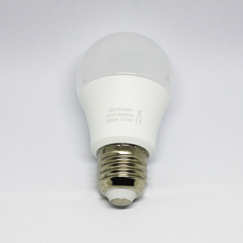 01 cái bóng đèn Led dạng bulb đuôi tròn E27, 5W, 220VAC - Kín nước - Ánh sáng Vàng